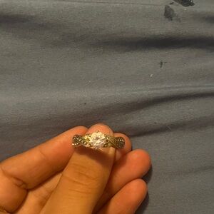 Elegant Silver Women's Ring with Clear Stone